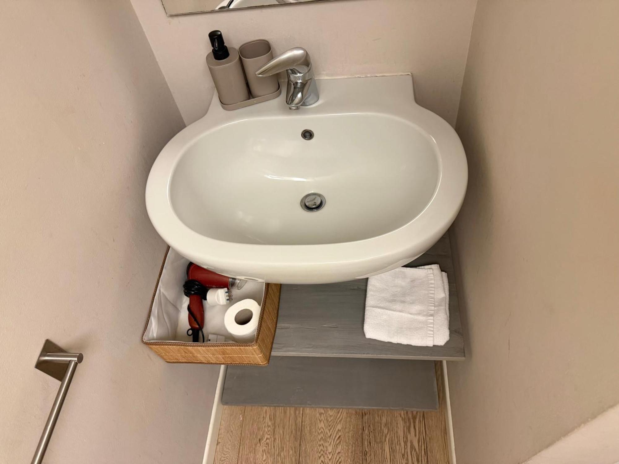Gioire Apartments - Mailand Zimmer foto